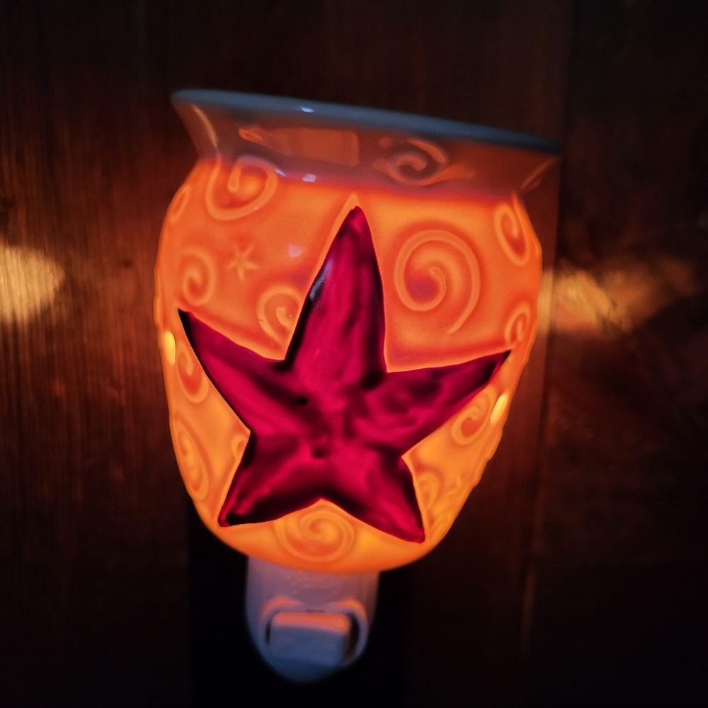 Scentsy Rustic Star NIGHTLIGHT Mini Wax Warmer Wall Plug In - Picture 2 of 15